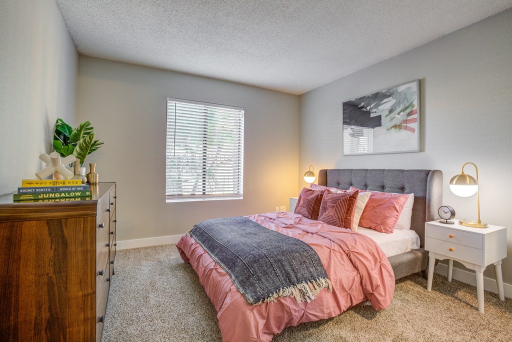 Ardella on 67th Apartments in Glendale Arizona 85301 bedroom