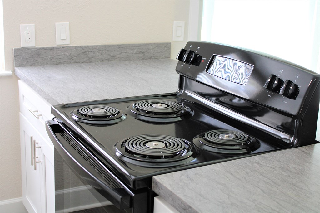 Manchester Ridge apartments in College Park, GA photo of outside of oven