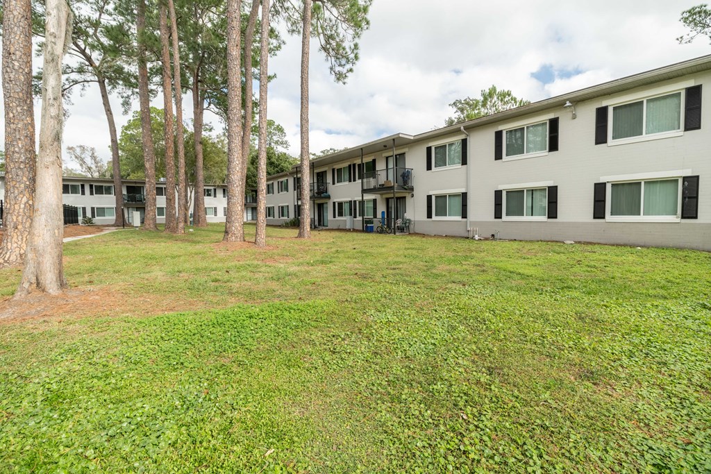 Square One Apartments in Gainesville, FL photo of community building