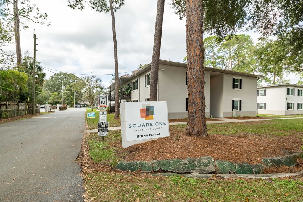 Square One Apartments in Gainesville, FL photo of monument sign