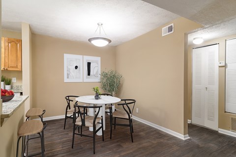 Bright and spacious dining room at Stratford Ridge Apartments in Marietta, GA, ideal for family meals and social gatherings.