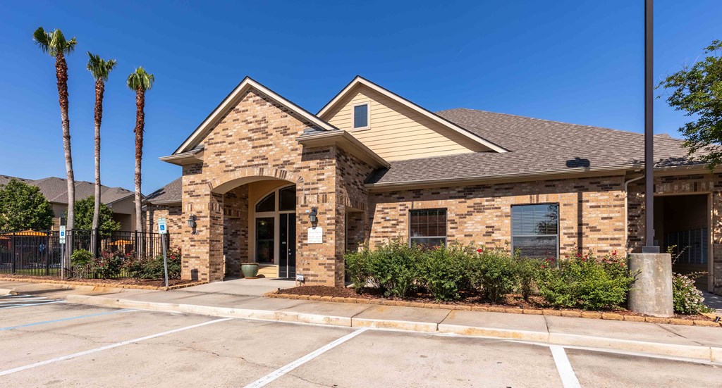 Sugar Mill Apartments in Addis, LA photo of front of the leasing office