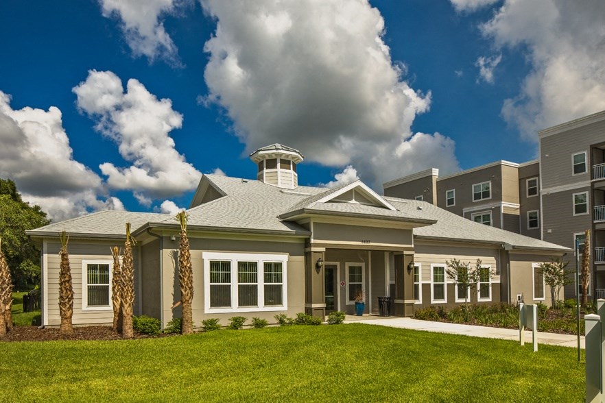 Summerset Apartments in Zephyrhills, FL photo of leasing office