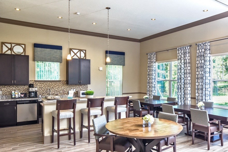 Summerset Apartments in Zephyrhills, FL photo of clubhouse