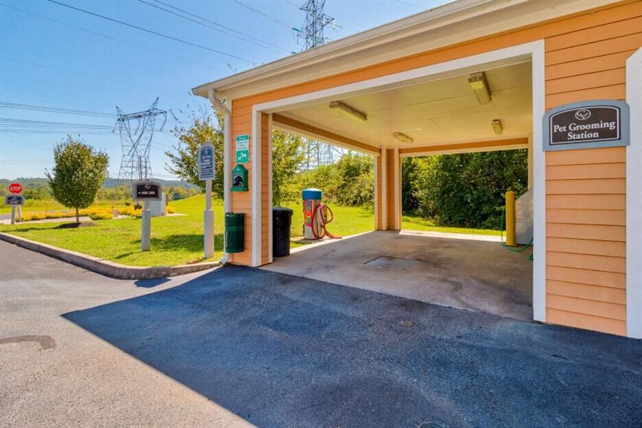 Apartments in Oakridge, TN for Rent - Centennial Village - Car wash Station