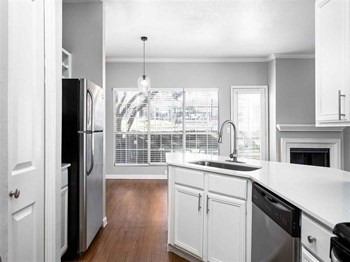 1947 Larkspur Drive 1-3 Beds Apartment for Rent - Photo Gallery 4