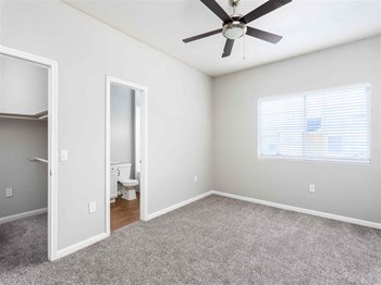 1947 Larkspur Drive 1-3 Beds Apartment for Rent - Photo Gallery 3