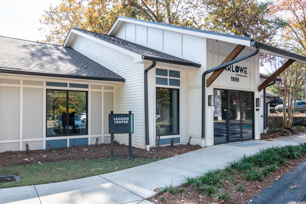 Arlowe Townhomes in Smyrna GA photo of leasing office