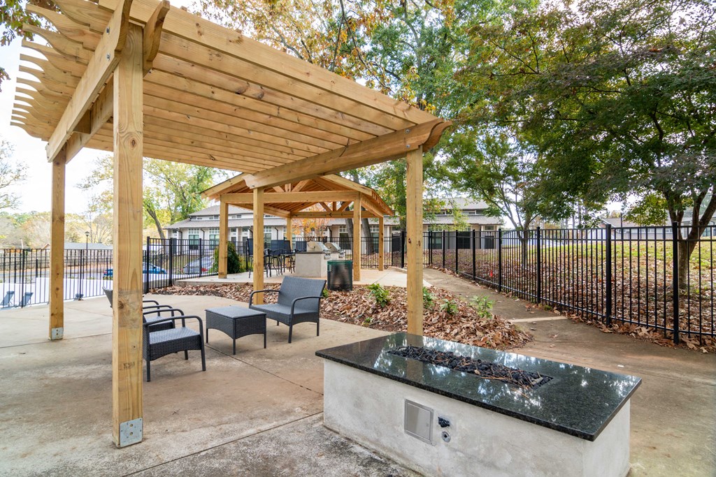 Arlowe Townhomes in Smyrna GA photo of fireplace