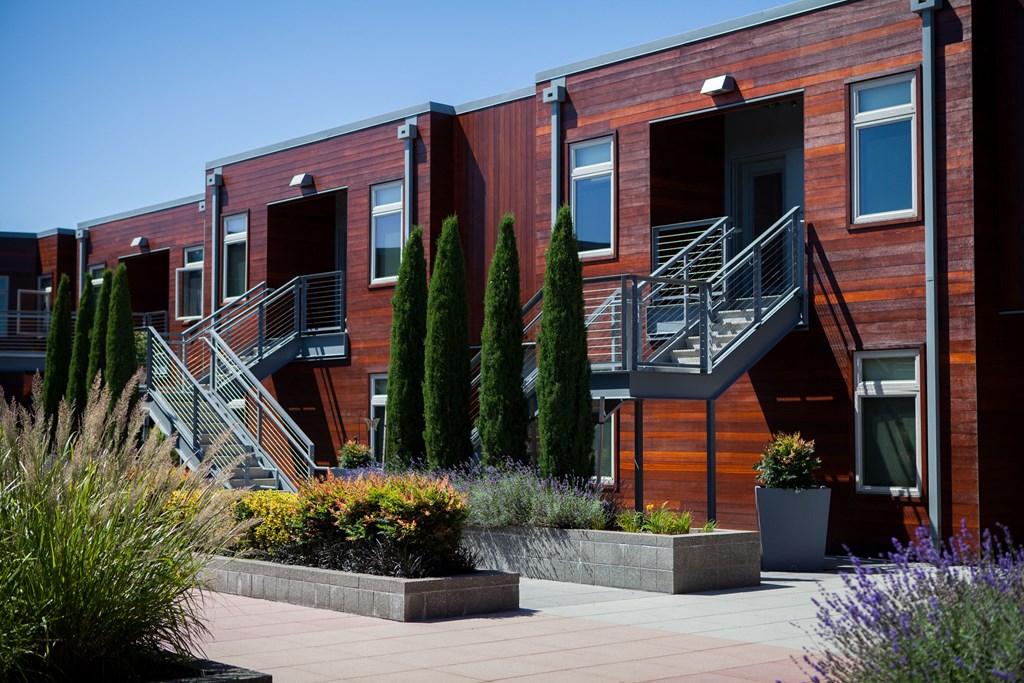 the building in which the hotel is located