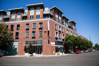 2025 NE 44th Avenue Studio-2 Beds Apartment for Rent - Photo Gallery 3