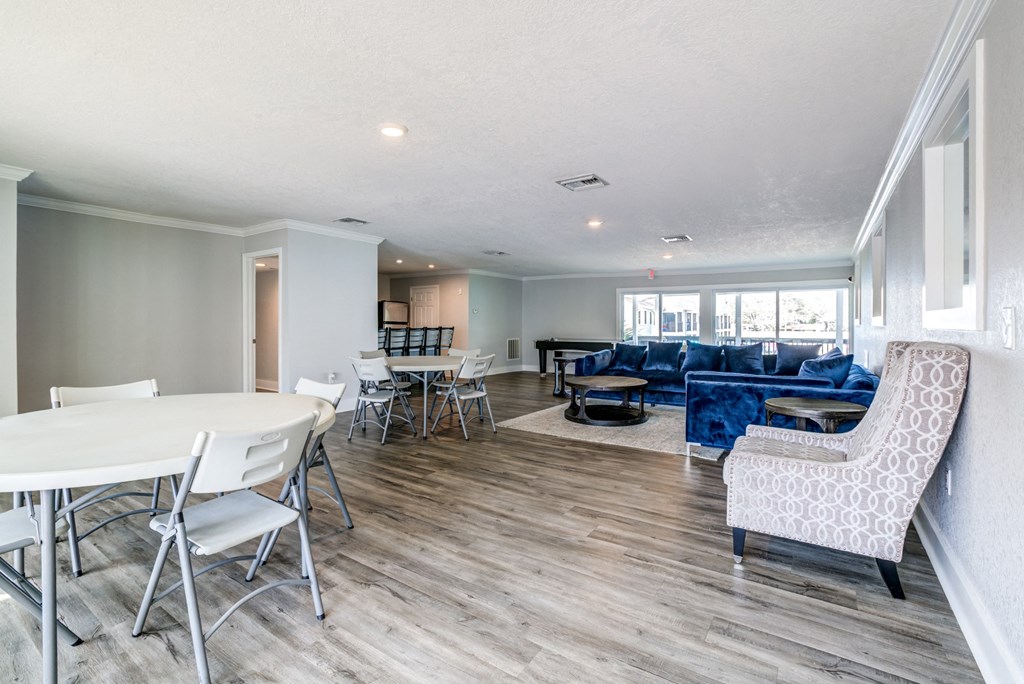 The Commons Apartments in Tampa Florida photo of clubhouse