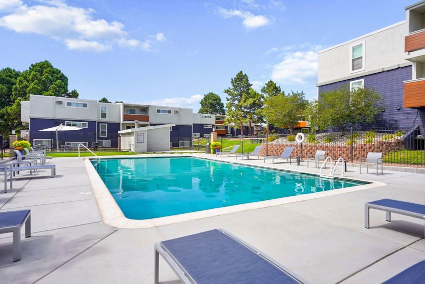 The Hudson Pool Lounge Furniture - Photo Gallery