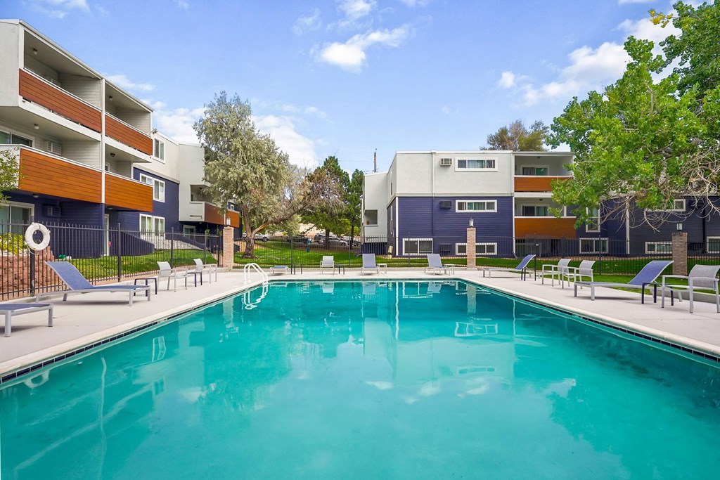 The Hudson sparkling swimming pool