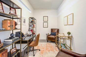 Office space in apartment - Photo Gallery 7