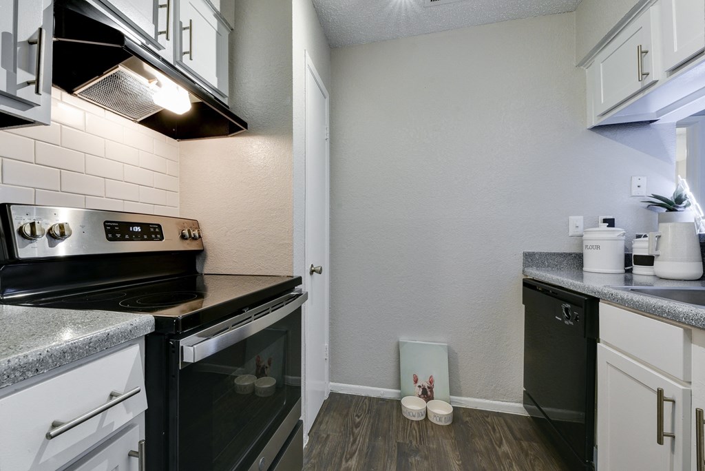 the preserve at ballantyne commons apartment kitchen