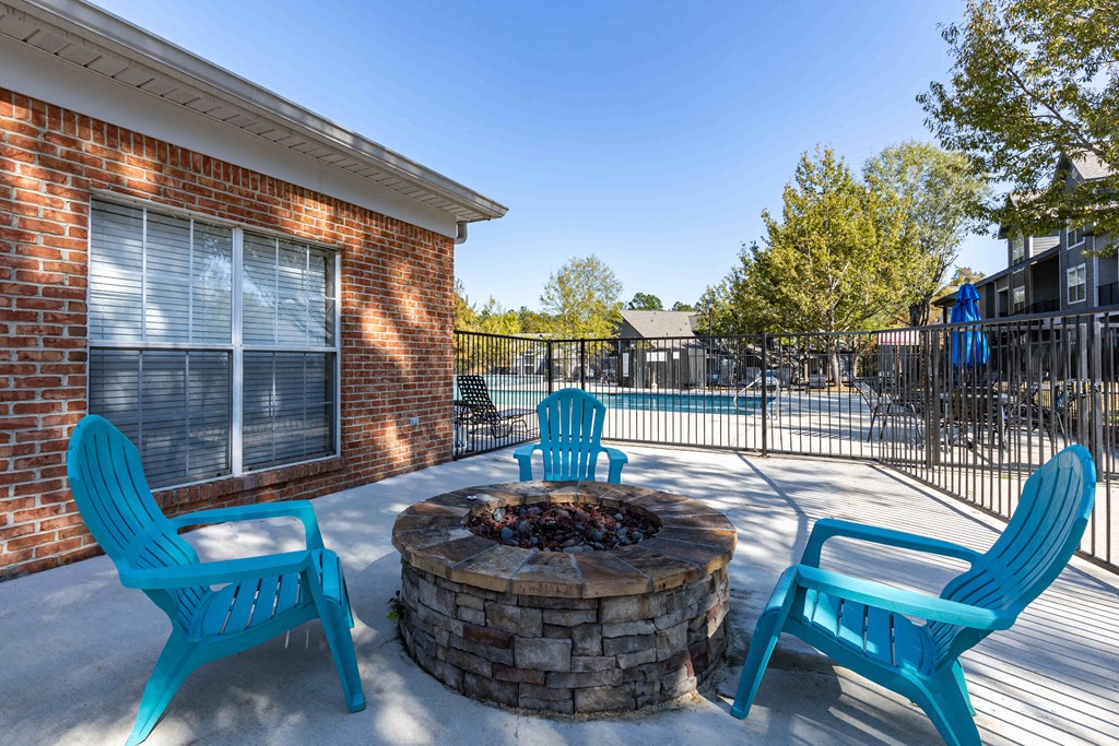 Twin Oaks Apartments in Hattiesburg Mississippi photo of firepit