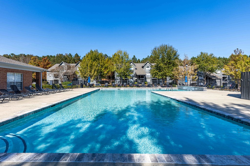 Twin Oaks Apartments in Hattiesburg Mississippi photo of resort-style pool