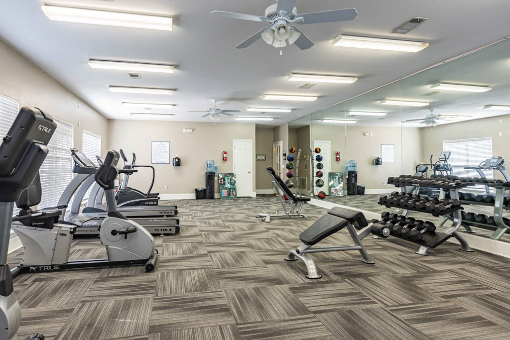 Twin Oaks Apartments in Hattiesburg Mississippi photo of large fitness center