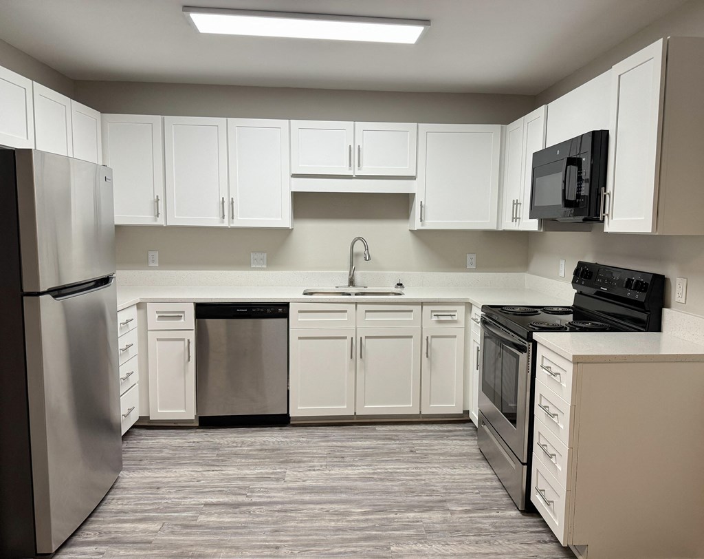 Twin Oaks Apartments in Hattiesburg Mississippi photo of kitchen.