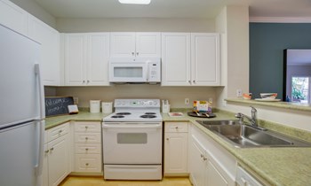 355 East Evelyn Avenue 1-3 Beds Apartment for Rent - Photo Gallery 2