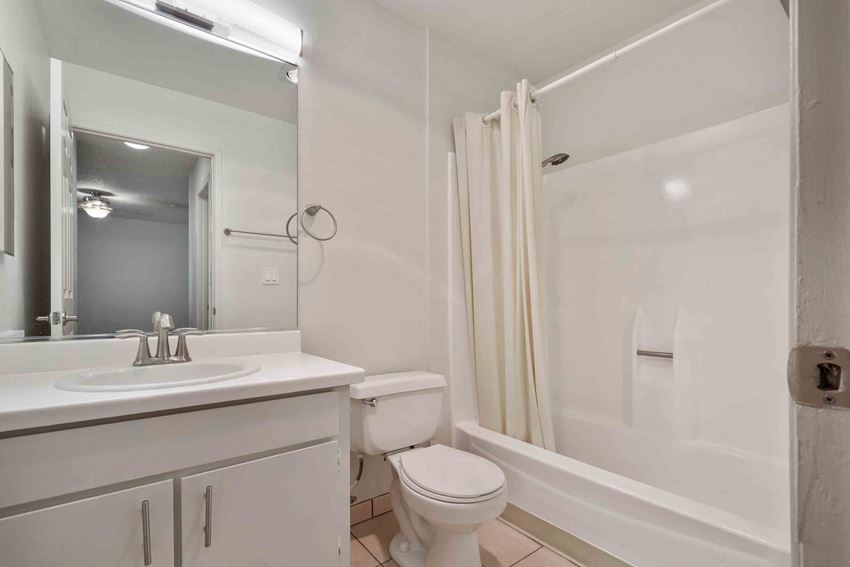 bathroom with tub/shower combo - Photo Gallery