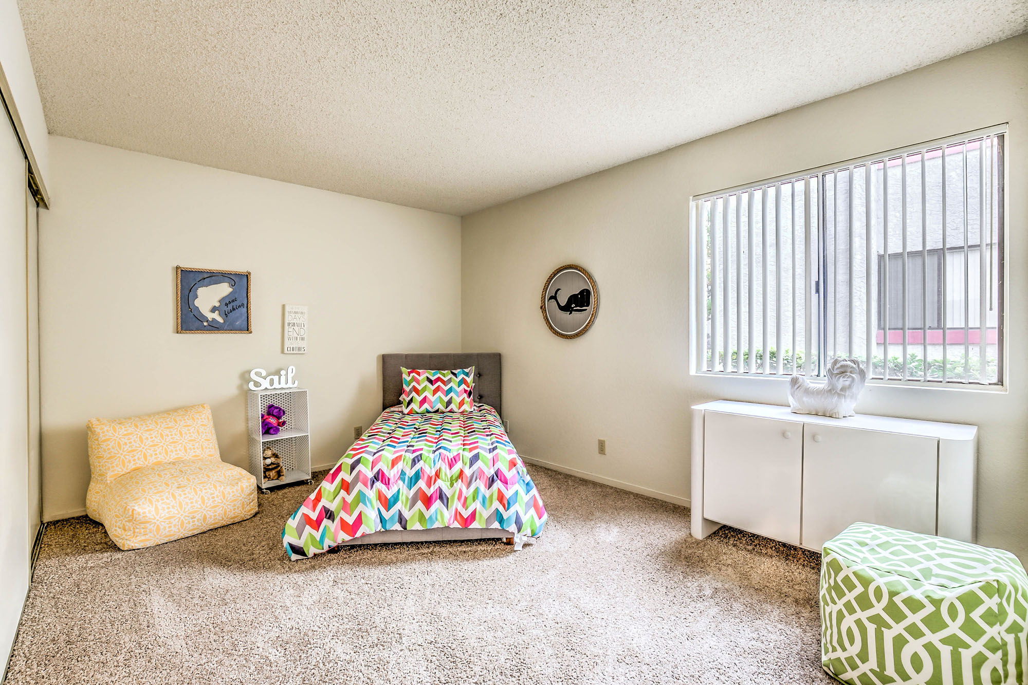 lots of natural light in apartment