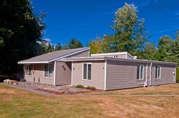 building 2500 NE McWilliams Road 1-3 Beds Apartment for Rent - Photo Gallery 5