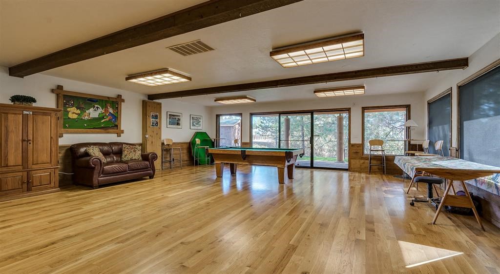 community entertainment room