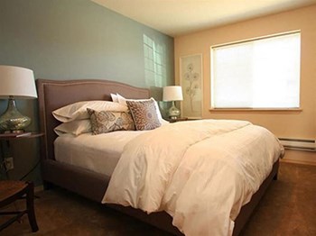 bedroom with accent wall