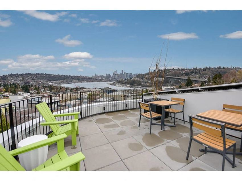 Freemont Apartments for Rent-Inspire Fremont-Roof Terrance with Lounge Seating, Tables, and an Amazing View - Photo Gallery