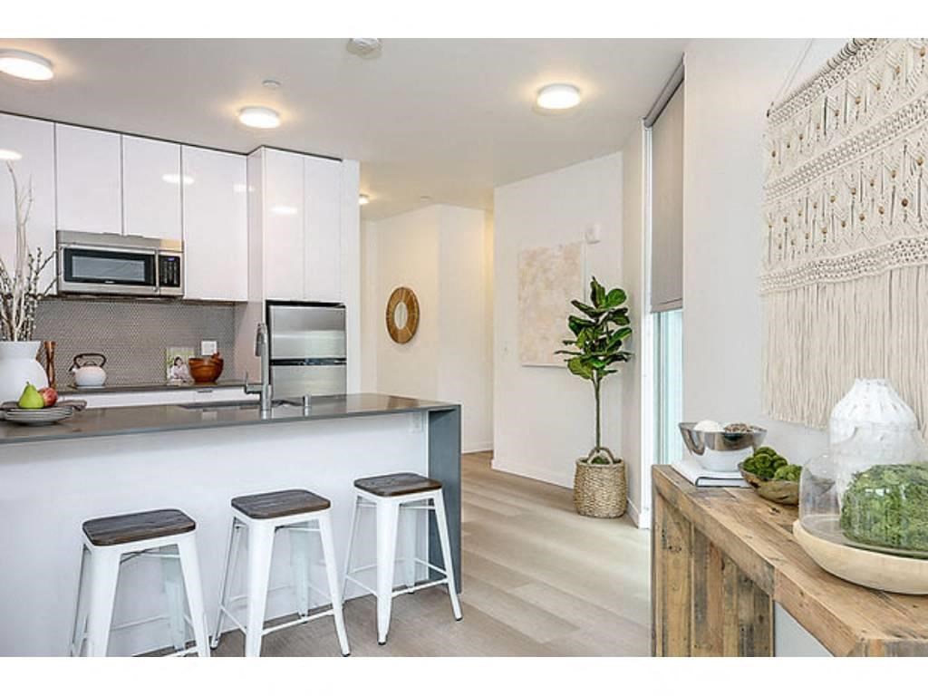 Kitchen with barstool seating