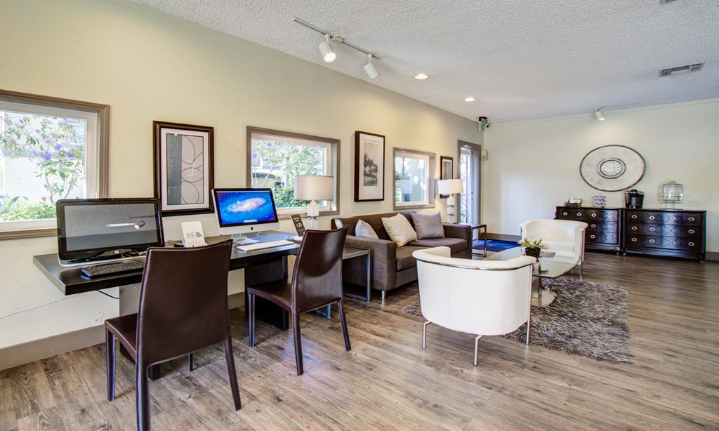 the preserve at ballantyne commons living room and dining room