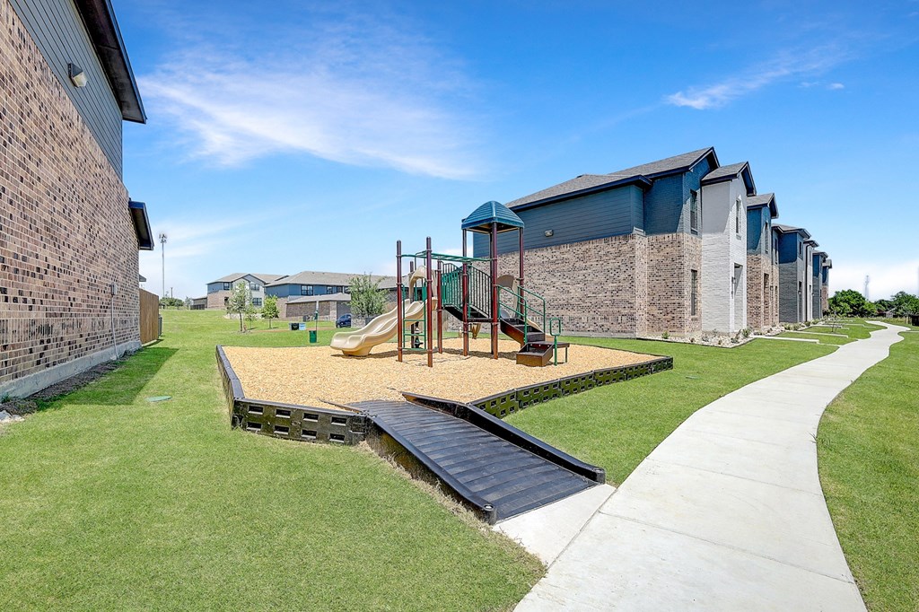 the preserve at ballantyne commons apartments playground