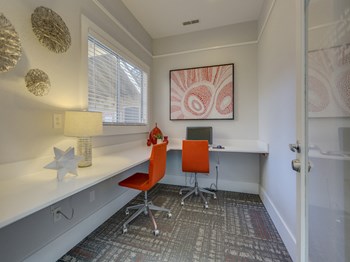 Nickel Creek Apartments in Lynnwood Washington photo of business center with modern amenities - Photo Gallery 11