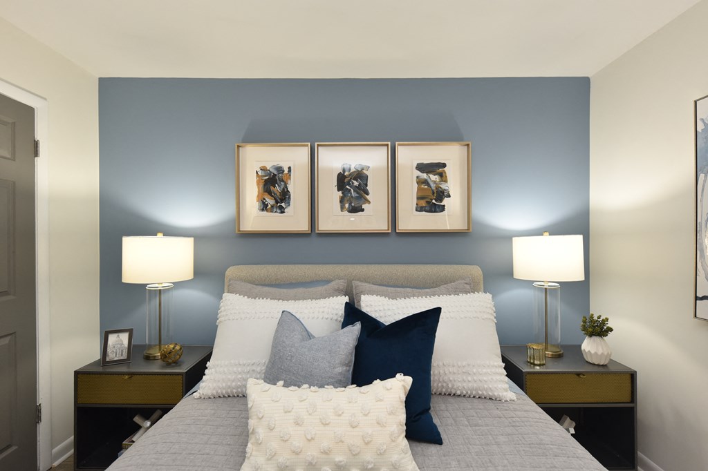 Modern 2 bedroom apartment near Vanderbilt University with large bedroom