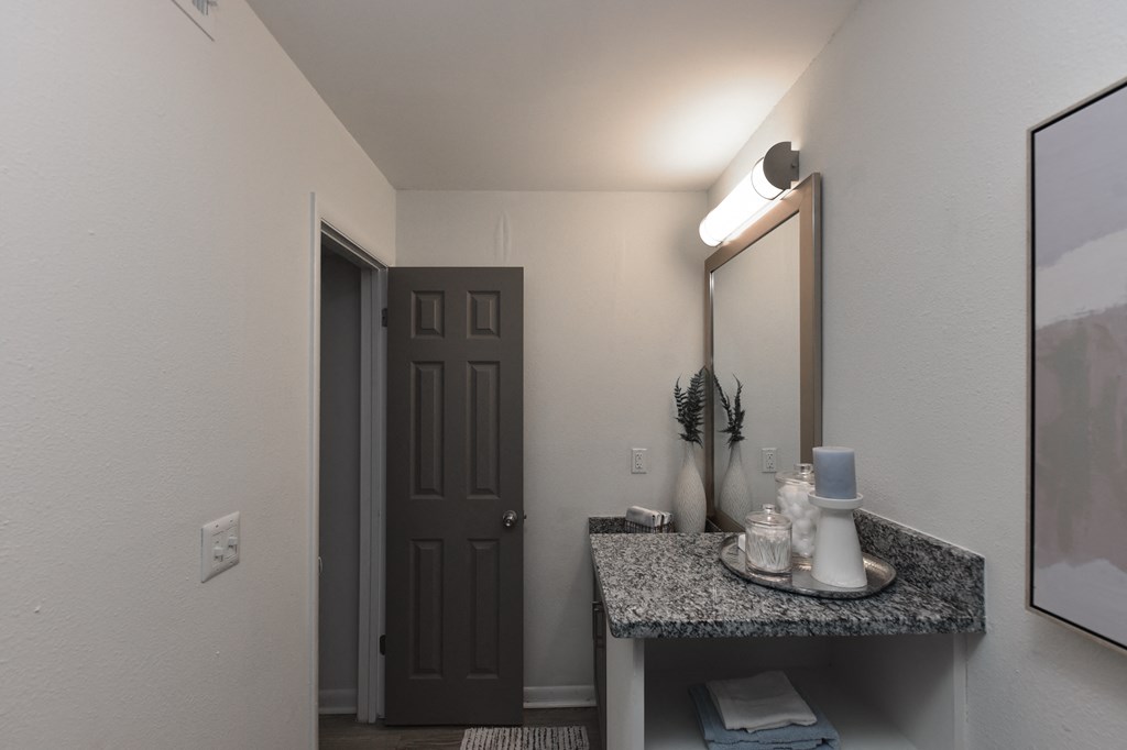 Spacious bathroom in 1 bedroom apartment near Vanderbilt University
