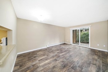14260 SE 18th St 1-2 Beds Apartment for Rent - Photo Gallery 6