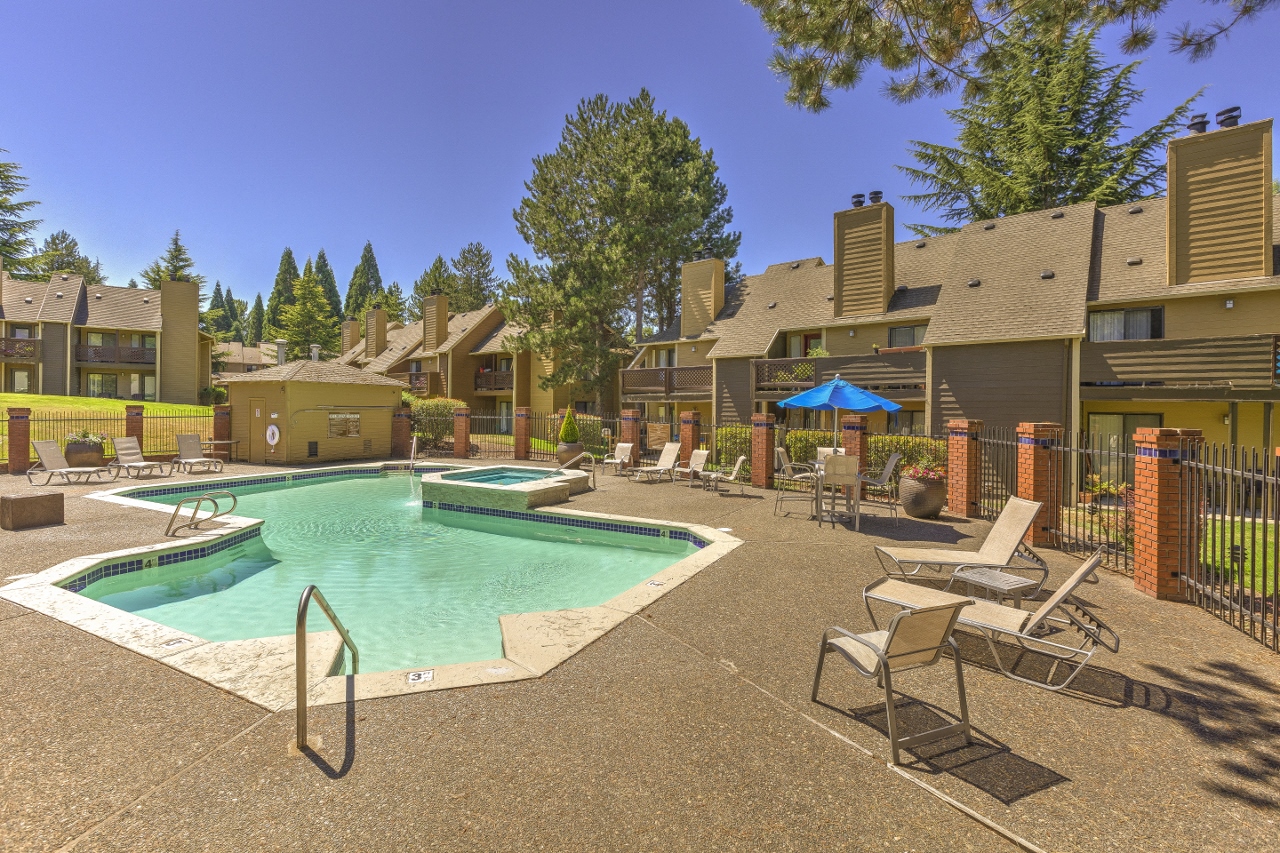 swimming pool, hot tub