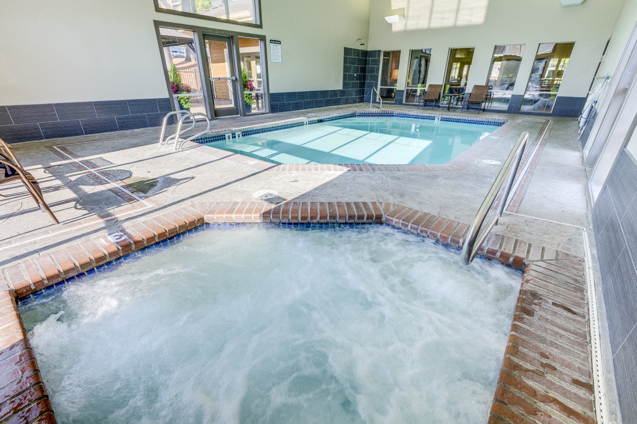 Hot Tub at MonteVista, Oregon, 97007