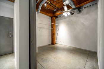 500 N 13th Street 1-2 Beds Apartment for Rent - Photo Gallery 6
