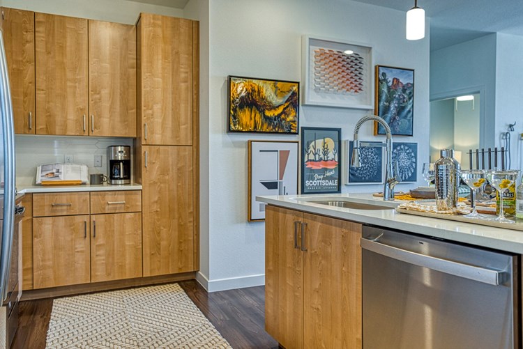 Lucent Scottsdale is a similar property to The Paragon At Kierland Apartments located in Scottsdale