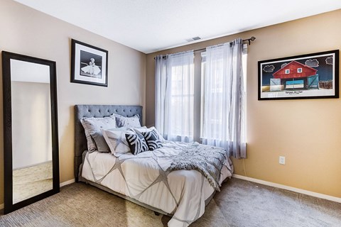 spacious bedrooms at Uptown Lake Apartments, Minneapolis, MN, 55408