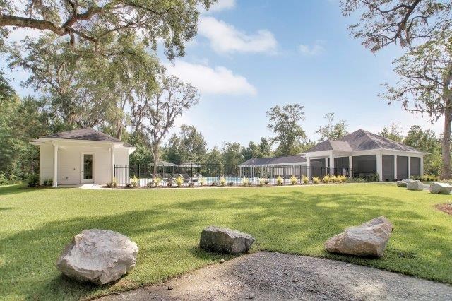 Omnia at Richmond Hill Townhomes in Georgia photo of courtyard area