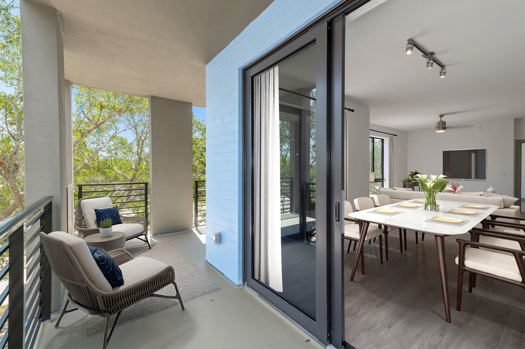 Boca Raton Apartments - CERU - outdoor patio