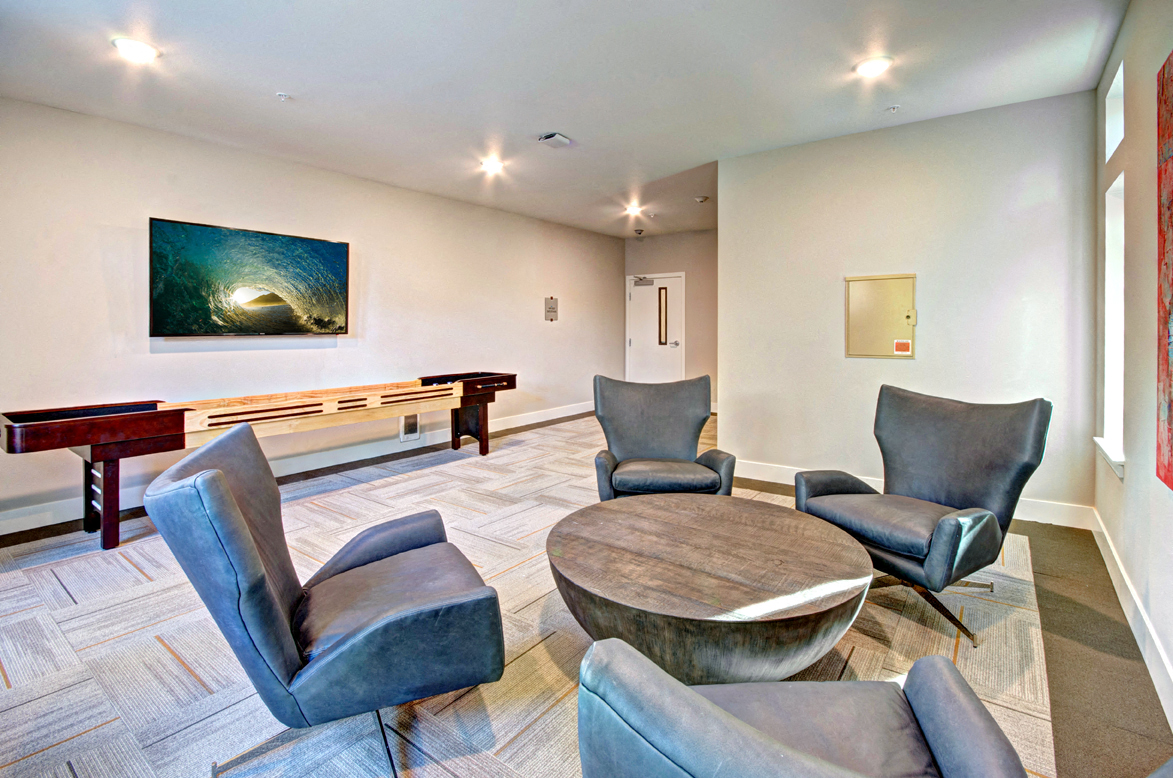Lobby lounges with free WI-FI at Emerald Crest, Washington, 98011