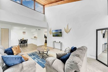 Enclave At Lake Ellenor