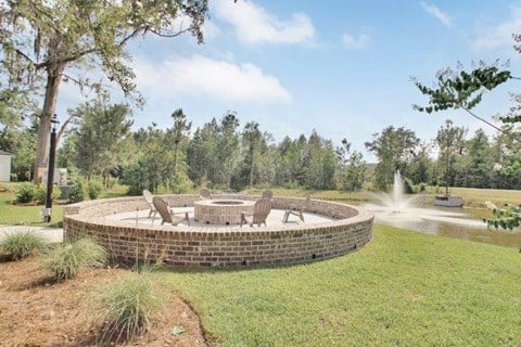 Omnia at Richmond Hill Townhomes in Georgia photo of fire pit and seating area