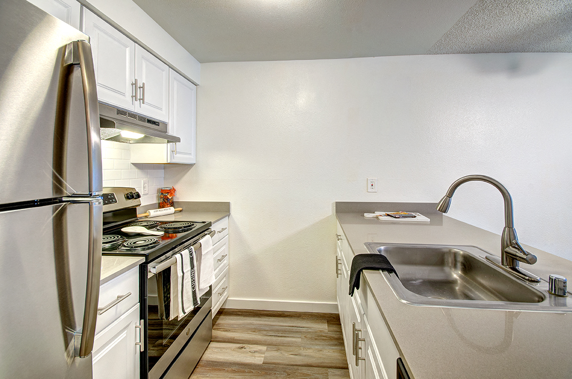 updated countertops- kitchen