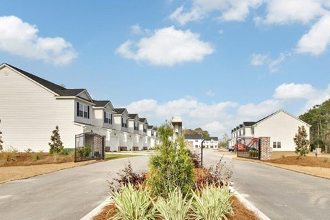 Harris Trail Luxury Townhomes for rent Richmond Hill, GA photo of community entrance